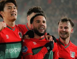 Calvin Verdonk main penuh saat Nijmegan cukur Heracles 4-1