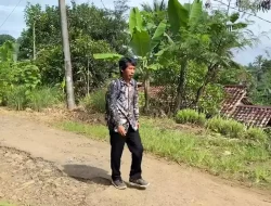 Kisah Wakhid Guru yang Rela Naik Turun Gunung 12 KM