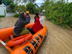 Banjir Rendam Ratusan Rumah di Kota Solok, Warga Mulai Mengungsi ke Tempat Aman