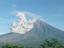Semeru Alami 4 Letusan dan 1 Kali Guguran