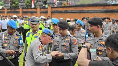 Seseorang Diduga Judol dalam Mobil Polisi di Palangka Raya