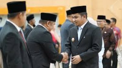 Wali Kota Solok Lantik Pejabat Administrator