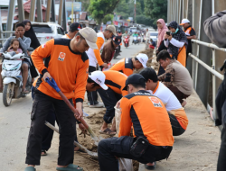 Aksi Cepat PKS Solok: 100 Kader Turun Membersihkan Sekolah dan Rumah Warga Pascabencana
