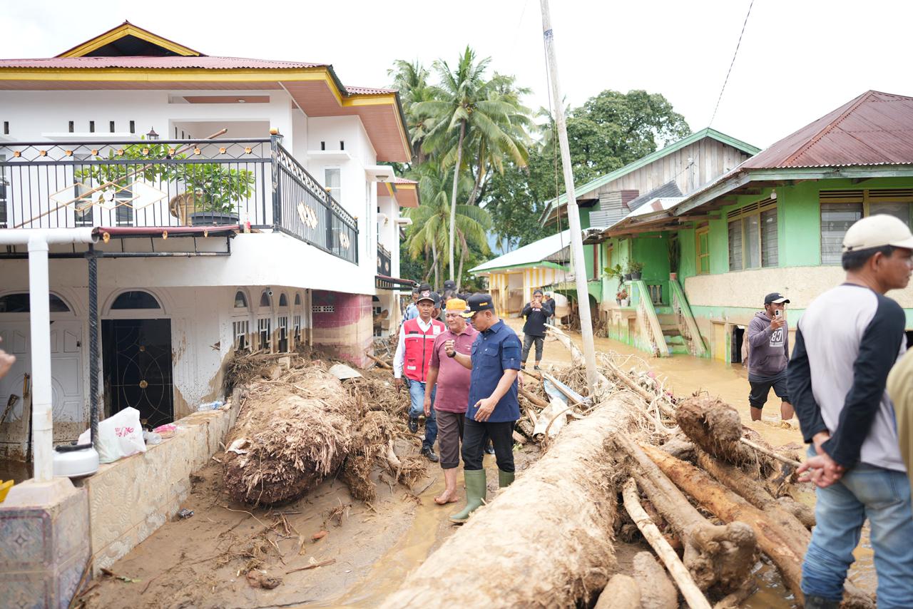 Bupati Solok Berikan Pesan Sabar, Warga Junjung Sirih Semangat Hadapi Tantangan