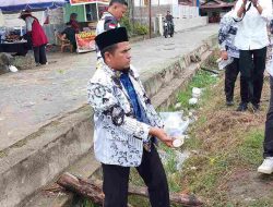 Wabup Solok Turun ke Lapangan: Aksi Bersih Irigasi Banda Panjang Bersama Warga